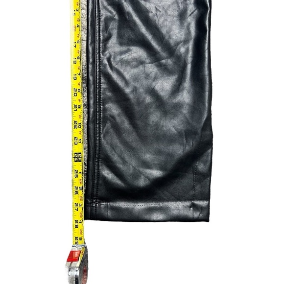 Abercrombie & Fitch Curve Love Vegan Leather 90s Straight Pant Black 27 - Picture 5 of 5